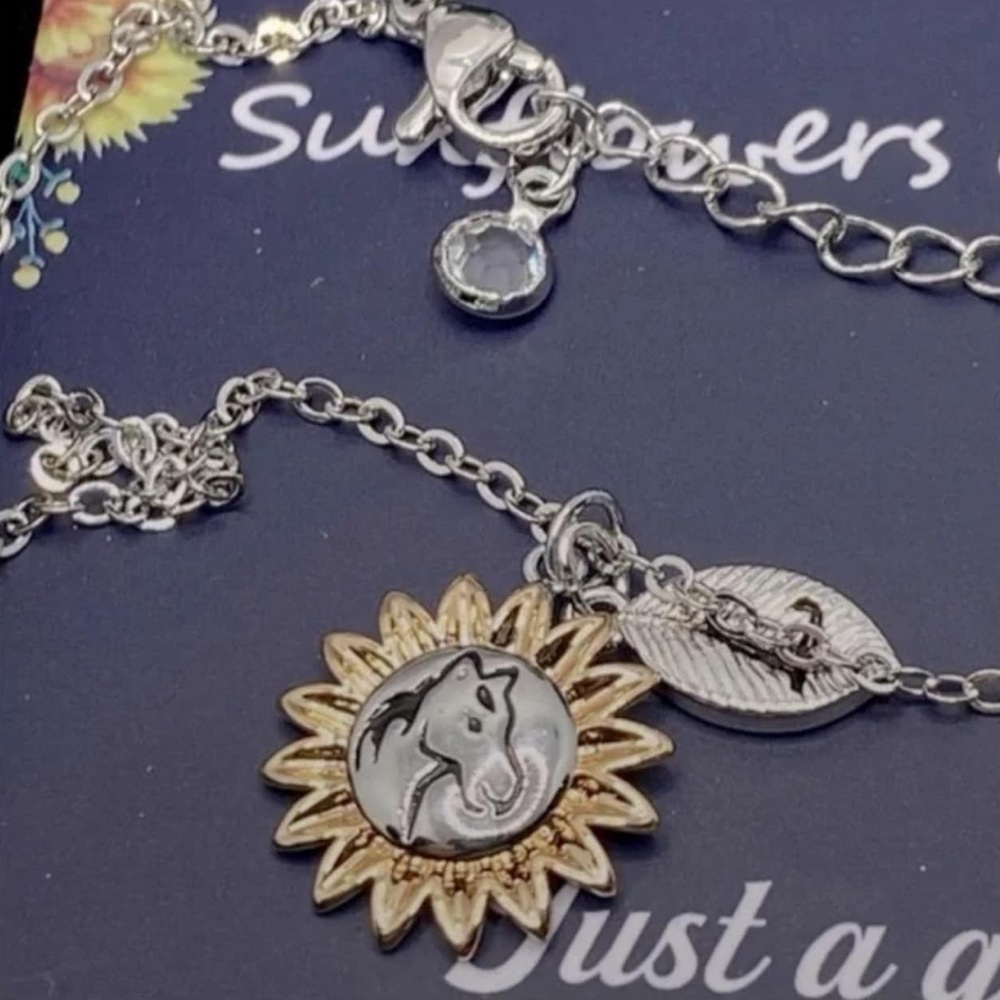 Memorjew Sunflower Horse Necklace Letter “L”